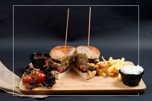 Opinii despre Cafe Rebel în Bornova - Gastronomi ve konaklama