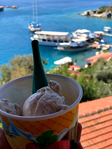 The I Am Here Cafe - Gastronomi ve konaklama