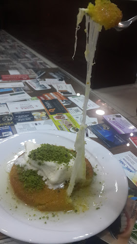 Erdemoğlu Nuri Usta Baklava Künefe Dondurma Salonu - Gastronomi ve konaklama