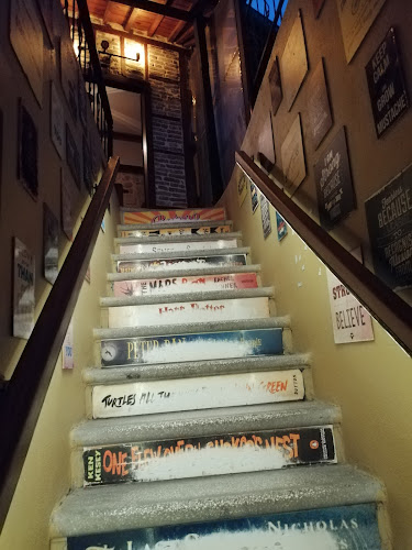 Retroo Cafe Lounge Bar - Gastronomi ve konaklama