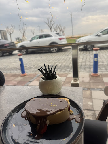 Pera Gelato Patisserie