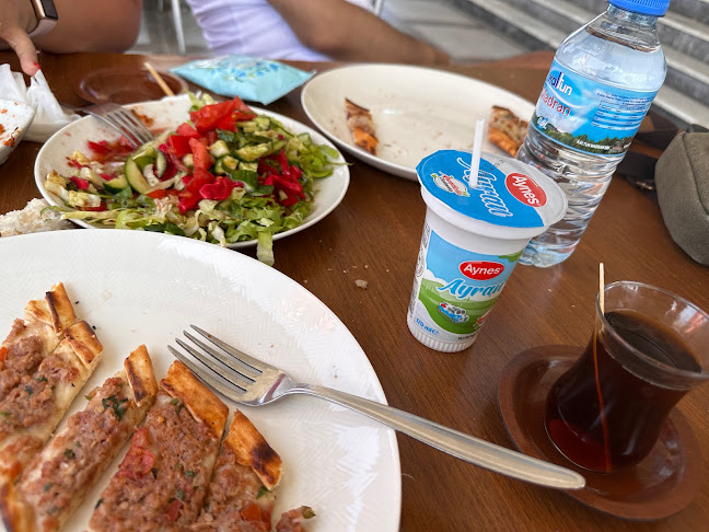 Opinii despre Kale Davaz & Ziyafet Pide salonu în Kale - Gastronomi ve konaklama