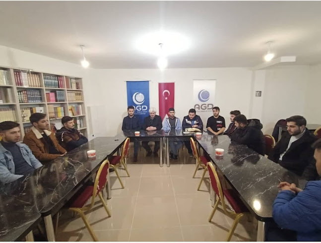 Comentarii opinii despre BAYBURT AGD -MGV VAKIF kitap kafe