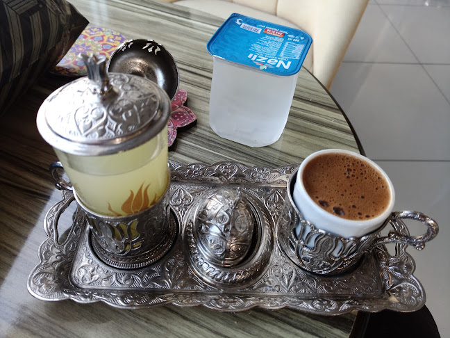 Opinii despre Efe Kitap Kafe Burhaniye în Burhaniye - Gastronomi ve konaklama