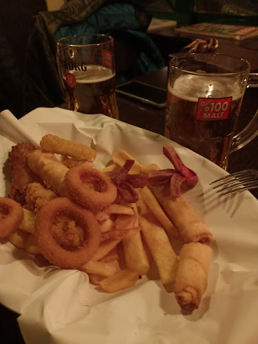 Crossroads Pub - Gastronomi ve konaklama