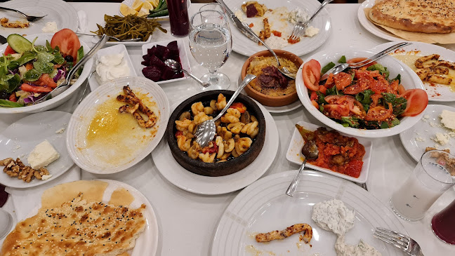 Opinii despre Aşina Makam Restaurant în Mezitli - Gastronomi ve konaklama