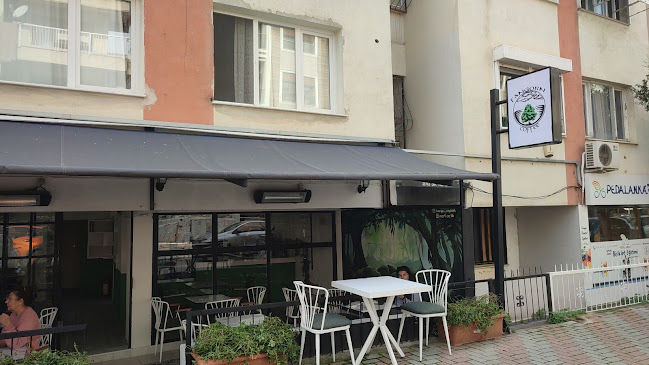 Opinii despre 46 Burger&Hotdog în Karşıyaka - Gastronomi ve konaklama