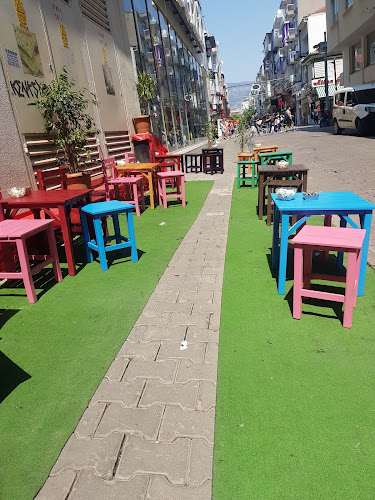 Opinii despre 35 Ksk 1912 Cafe Bar în İzmir - Gastronomi ve konaklama