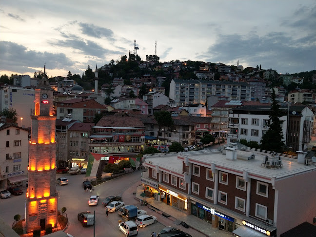 Opinii despre Niktaş Arzum Çatı Restoran în Niksar - Gastronomi ve konaklama