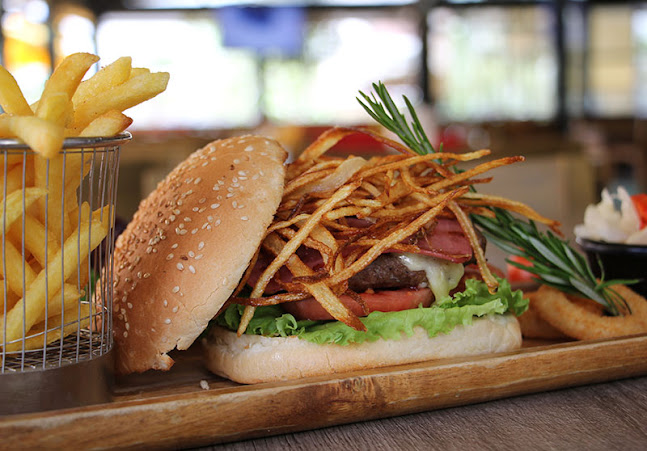 Opinii despre Chaplin Cafe & Restaurant Büyükçekmece în Büyükçekmece - Gastronomi ve konaklama