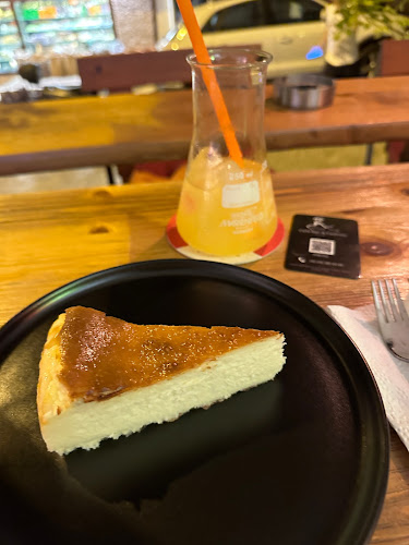 Giant Stride Shop & Cafe & Bar - Gastronomi ve konaklama