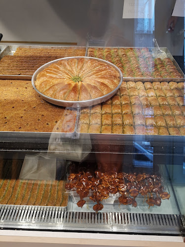 Opinii despre SAYTAD Yeşilköy Baklava | Kadayıf | Su Böreği | Katmer | Tatlı în Bakırköy - Gastronomi ve konaklama