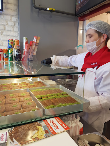 Opinii despre Ağababa Express Döner Kadıköy în Kadıköy - Gastronomi ve konaklama