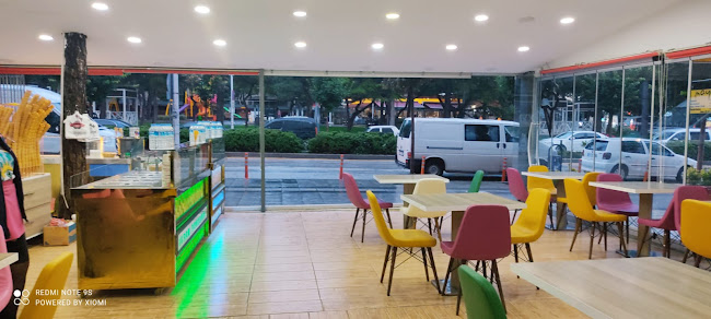 İkram Dondurma & Tatlı ve Waffle - Gastronomi ve konaklama
