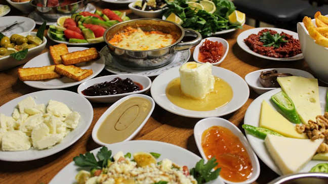Opinii despre Çakmak Kahvaltı Salonu în Beşiktaş - Gastronomi ve konaklama