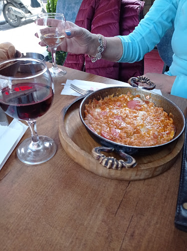 AL DIWAN CAFE & RESTAURANT - Gastronomi ve konaklama