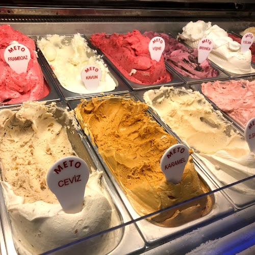 Opinii despre Meto Dondurma Hürriyet Caddesi Dikmen în Çankaya - Gastronomi ve konaklama