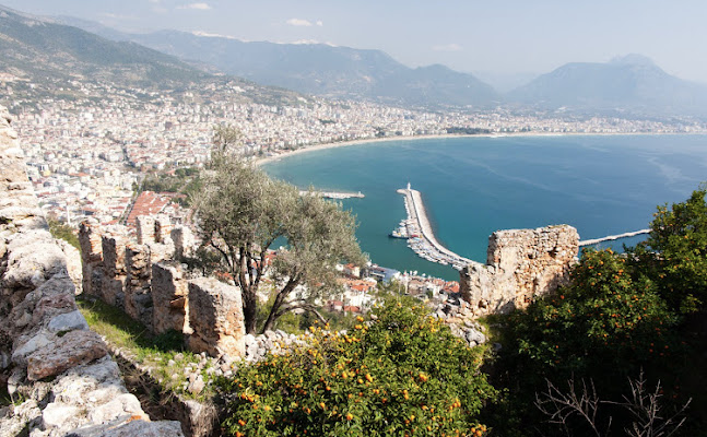 Opinii despre Alanya Barlar Sokağı în Antalya - Gastronomi ve konaklama