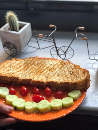 Opinii despre BEKLİYORUZ Cafe în İstanbul - Gastronomi ve konaklama