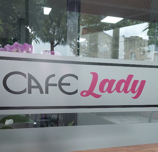 Bergama Cafe Lady - Bergama