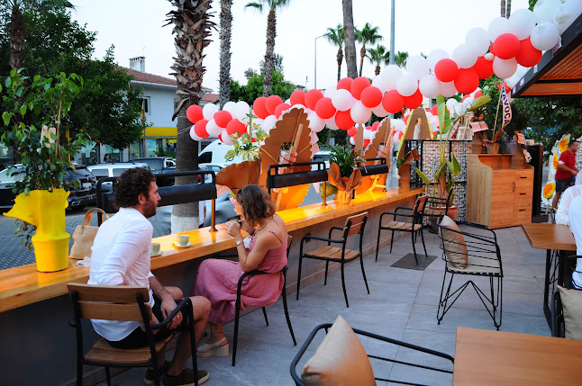 central cafe restaurant