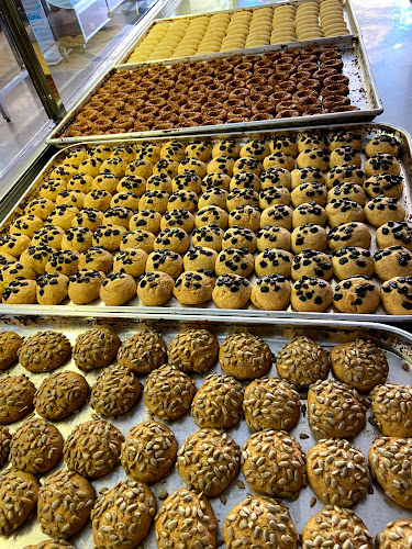 Comentarii opinii despre Lokman Hekim Unlu Mamülleri