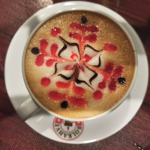 Comentarii opinii despre Cervantes Kitap Cafe