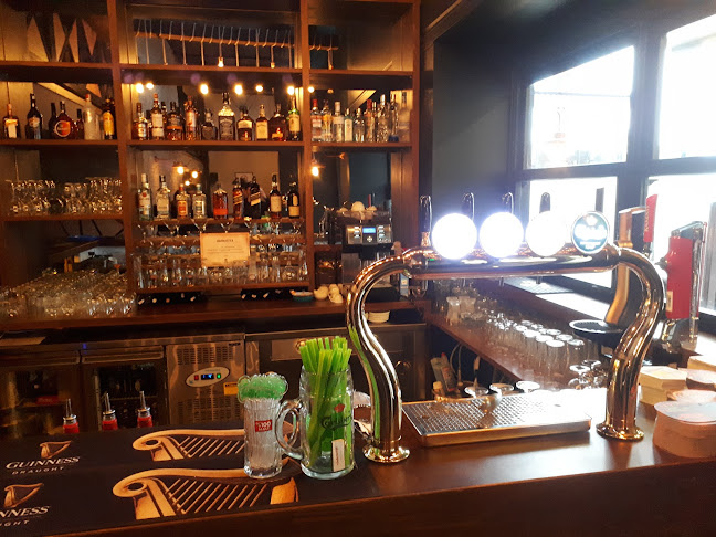 Opinii despre Molly Malone's Kuşadası în Kuşadası - Gastronomi ve konaklama