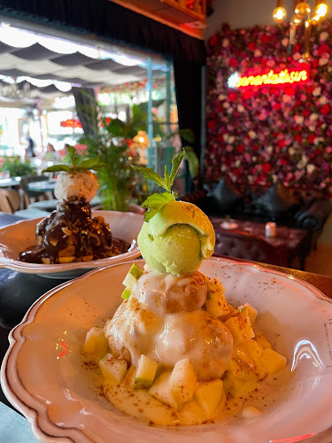 Le Profitti Coffee - Gastronomi ve konaklama