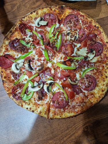 Opinii despre Pizzburg Pizza & Burger în İstanbul - Gastronomi ve konaklama