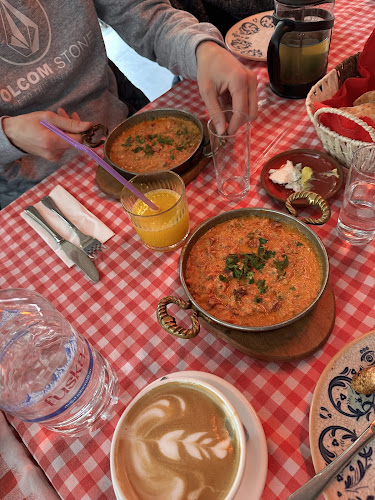 Cihangir, Bakraç Sk. No: 34 A D:B, 34433 Beyoğlu/İstanbul