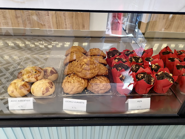 Opinii despre Yücetat Fırın Cafe - Kahvaltı -Pasta în Soma - Gastronomi ve konaklama