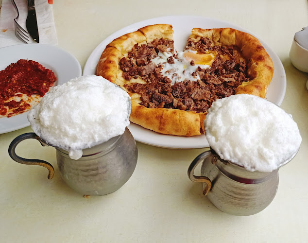 Gresta Pide - Gastronomi ve konaklama