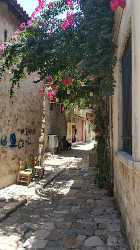 Retroo Cafe Lounge Bar - Gastronomi ve konaklama