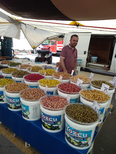 Opinii despre Sülüntepe Salı Pazarı în Sultanbeyli - Gastronomi ve konaklama