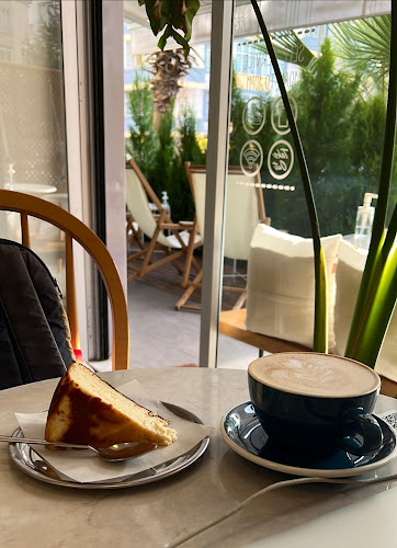 Opinii despre Proper Coffee în Adana - Gastronomi ve konaklama