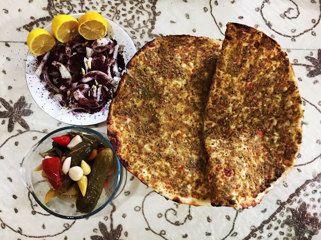 Opinii despre Napoli Pizza Pide Kebap Salonu în Çankaya - Gastronomi ve konaklama