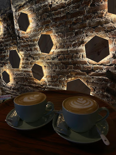 Opinii despre Coffee Mualla în Mustafakemalpaşa - Gastronomi ve konaklama