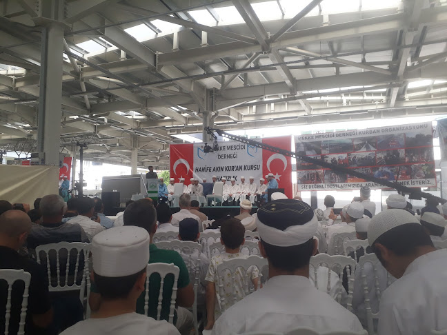 Opinii despre Erenler Kapalı Pazar Yeri în Erenler - Gastronomi ve konaklama