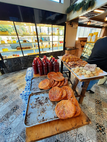 Opinii despre Nefis ekmek unlu mamülleri & patiseri în Akdeniz - Gastronomi ve konaklama