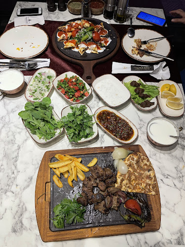 Opinii despre M.METHS RESTAURANT în Yunusemre - Gastronomi ve konaklama