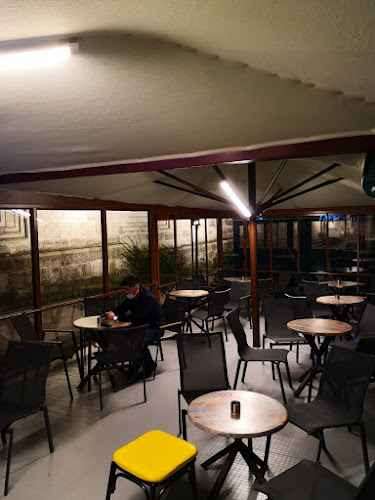 Üç Şerefeli (Burmalı) Camii Çay Bahçesi - Gastronomi ve konaklama