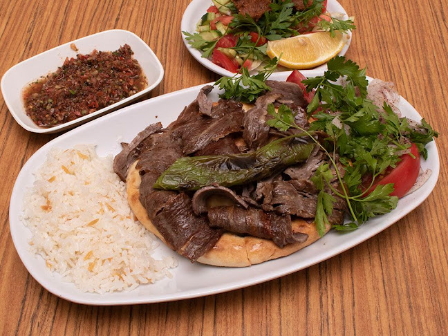 Burak Aile Pide Kebap - Gastronomi ve konaklama