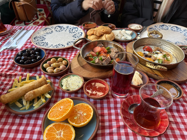 Opinii despre Sa Va Anatolian Breakfast House în Beyoğlu - Gastronomi ve konaklama