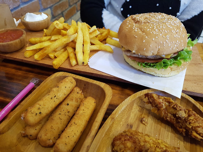 Comentarii opinii despre Cafe 85 Burger