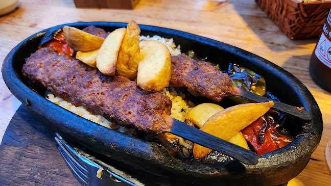 Palatium Cafe and Restaurant - Gastronomi ve konaklama