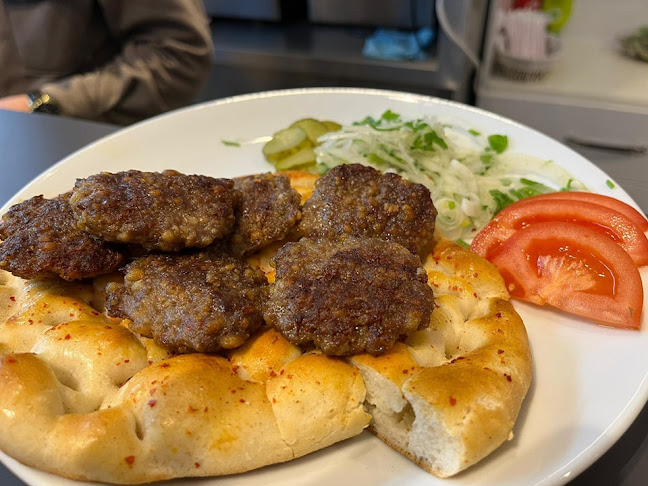 Opinii despre Köftecim în payas - Gastronomi ve konaklama