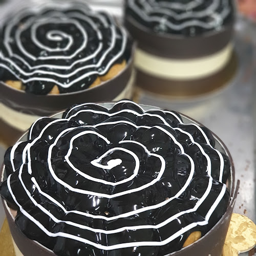 Opinii despre Sarı Fırın Pasta Cafe în Maltepe - Gastronomi ve konaklama