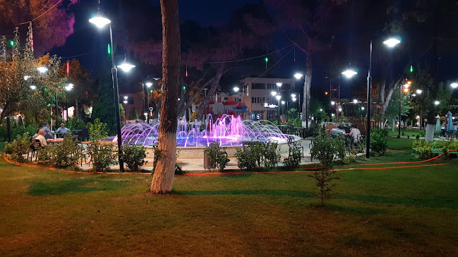 Opinii despre Esme Belediye Cay Bahcesi în Eşme - Gastronomi ve konaklama