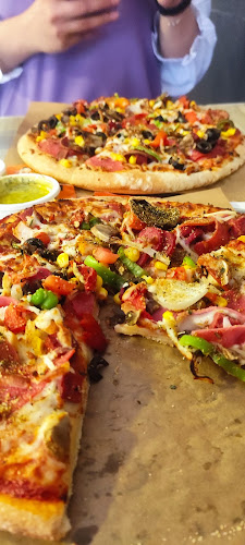 Opinii despre Little Caesars Ortaklar Mecidiyeköy Şubesi în İstanbul - Gastronomi ve konaklama